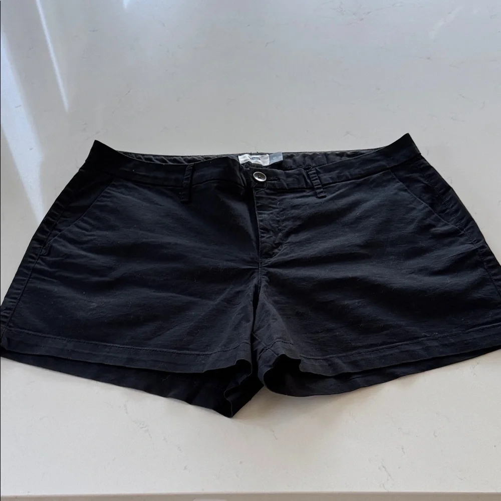 Old Navy Classic Black Women's Shorts size: 10 ✨